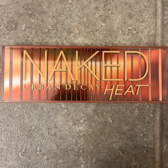 Urban Decay naked heat eyeshadow palette - Picture 3 of 5